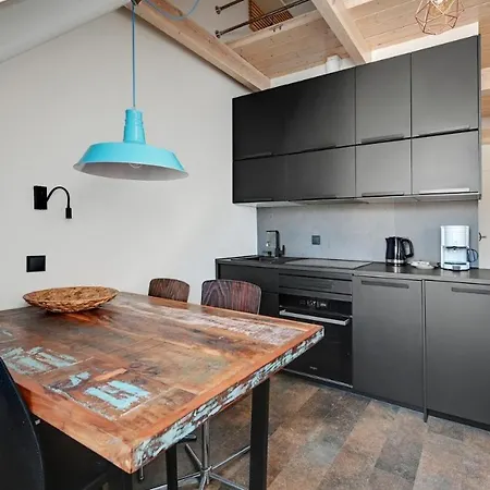 Cozy Loft With Old Town View - Free Parking Apartmán